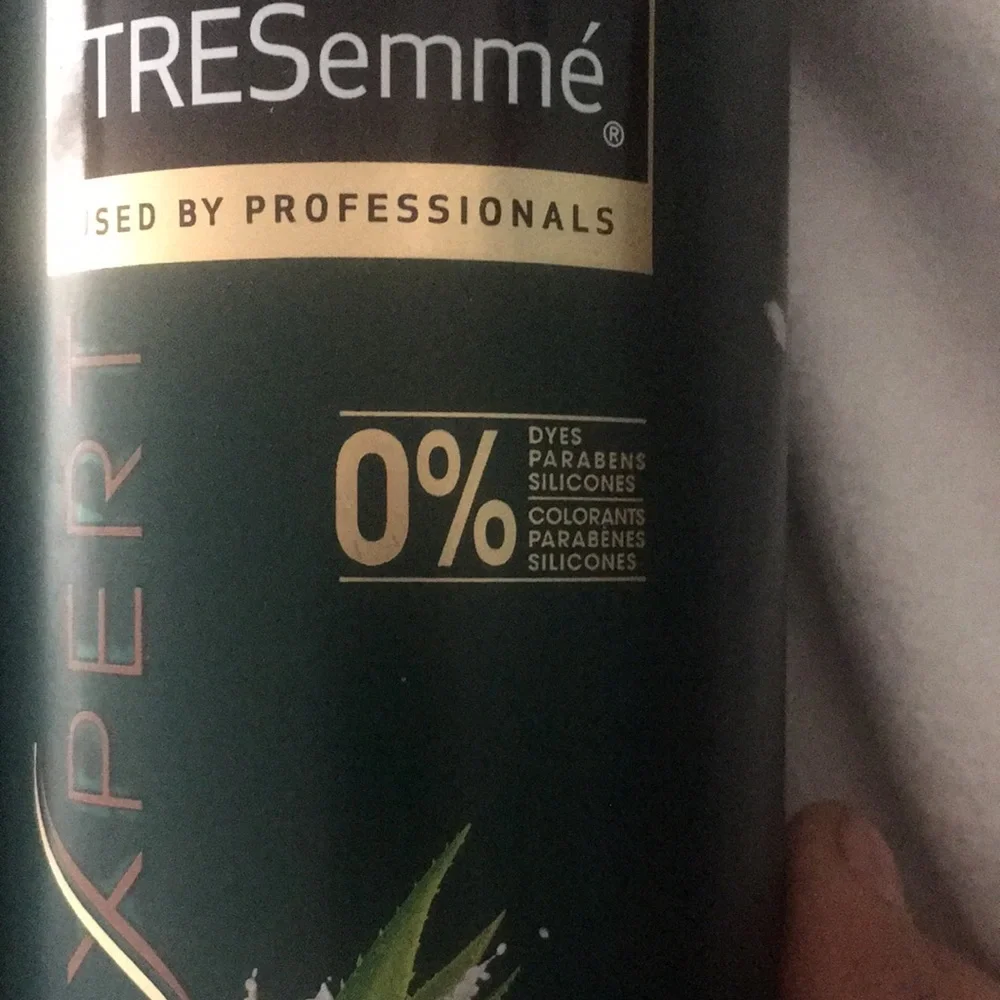 TRESemmé Nourish & Replenish Botanique Shampoo X2 Bottles 739ml - Picture 5 of 6